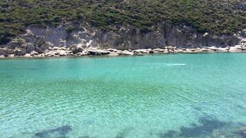 Una spiaggia nelle vicinanze