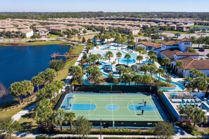 Sports court - Themed 5BR Home Near Disney (Kissimmee)