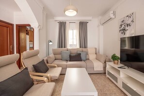 Smart TV - Vacation home in Nerja Medina, Torrecilla Beach (Málaga)