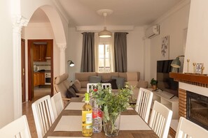 Smart TV - Vacation home in Nerja Medina, Torrecilla Beach (Málaga)