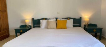 Kochyli - Comfortable apartment in the center of the island!