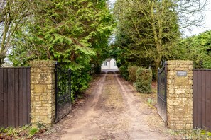 Welcome to Wynmere Cottage - Wynmere Cottage - Chipping Norton, sleeps 4 guests  in 2 bedrooms (Chipping Norton)