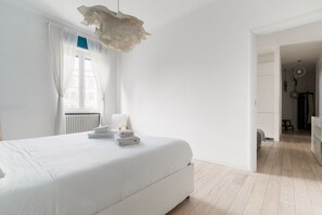 2 bedrooms, iron/ironing board - GuestHost - A cozy and elegant 40 square meters apartment, perfect for four people, located on the second floor of a building without a lift.The property is strategically located, very close to the Istria M5 metro station: guests will be able to explore  (Milan)