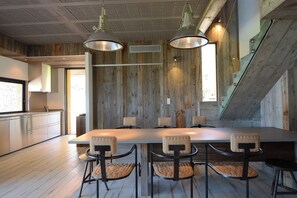 Dining - Architect-designed 4-bedroom villa with pool in palombaggia with sea view (Porto-Vecchio)