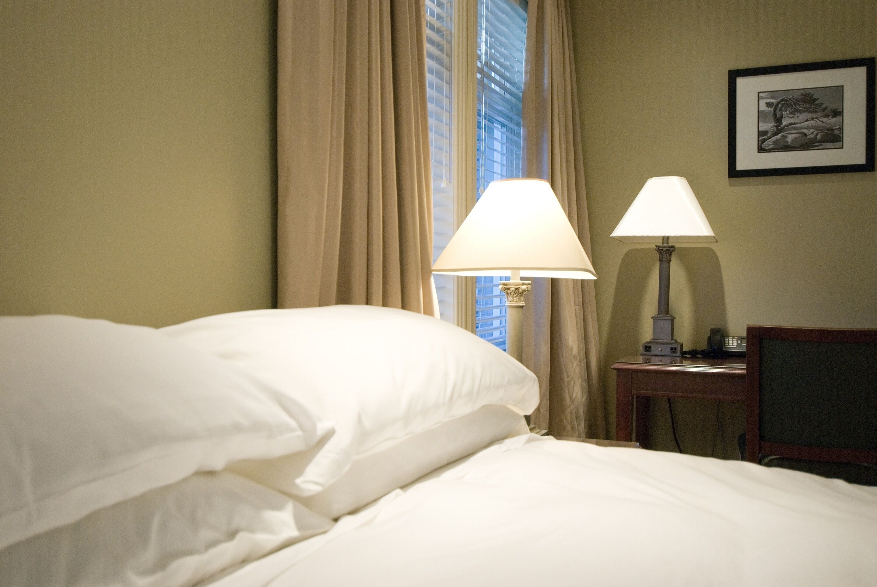 1 chambre, coffres-forts dans les chambres, fer et planche à repasser