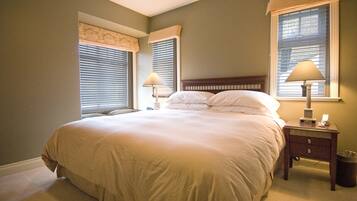 1 bedroom, in-room safe, iron/ironing board, free WiFi