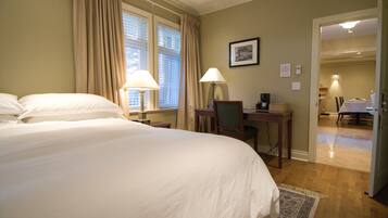 1 bedroom, in-room safe, iron/ironing board, free WiFi