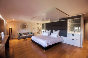 Deluxe Double Room, Garden View - Chateau de Roquefoulet (Montgeard)