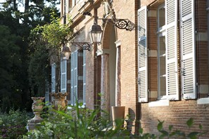 Luokittelematon kuva, 5 kautta 39, painike