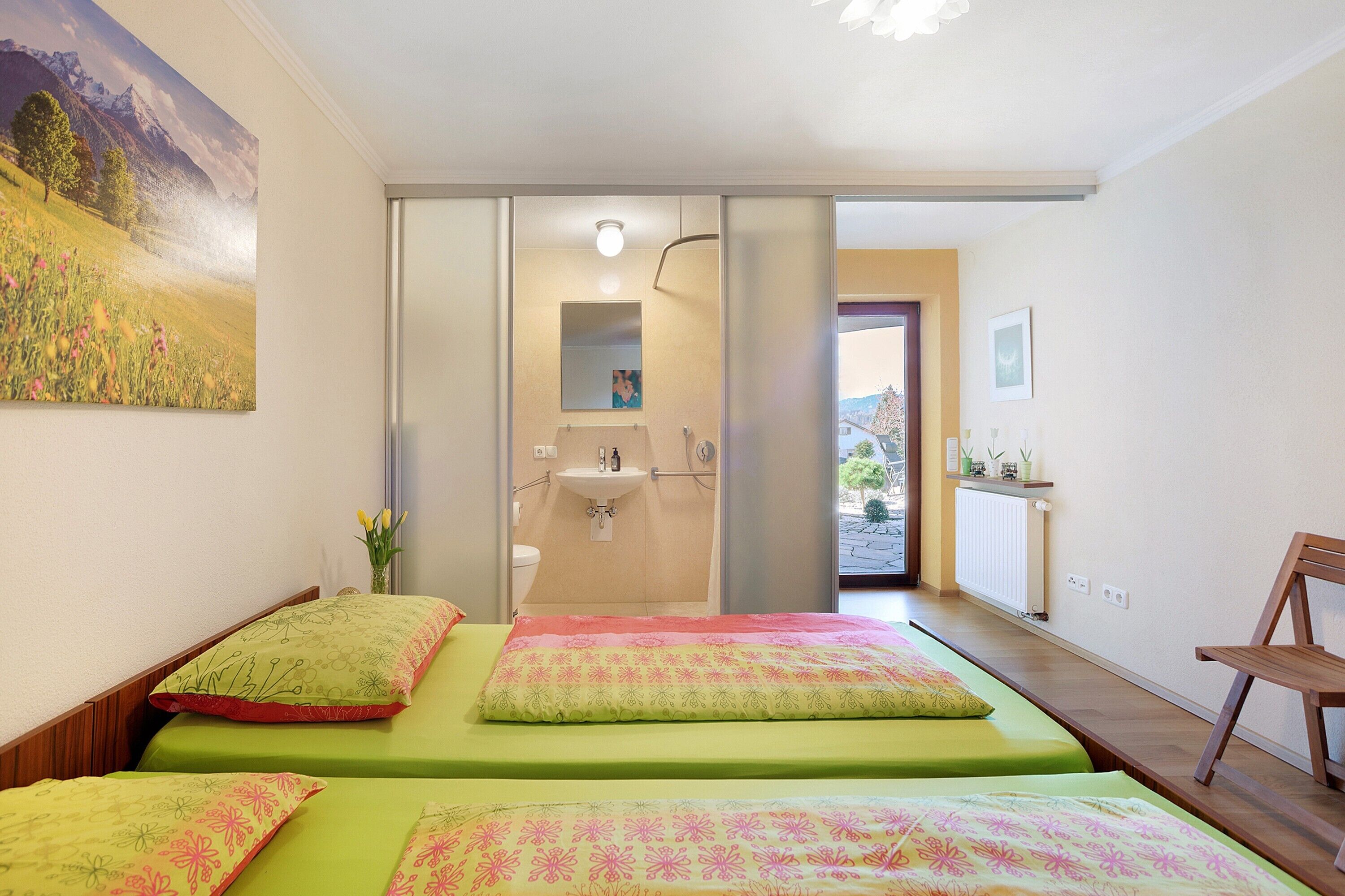 3 makuuhuonetta, Wi-Fi, vuodevaatteet, pääsy pyörätuolilla