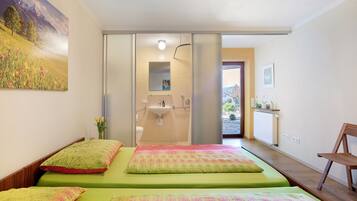 3 makuuhuonetta, Wi-Fi, vuodevaatteet, pääsy pyörätuolilla