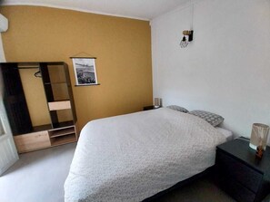 2 chambres, fer et planche Ă repasser, Wi-Fi, draps fournis