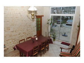 Dining - La Savane Guest Room with Shared Pool and Air Conditioning (Aigondigné)