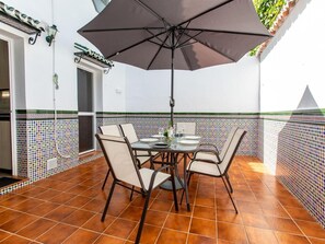 Unclassified image, 4 of 37, button - Holiday Home 'Town Center House with Jacuzzi' with Mountain View, Wi-Fi and Air Conditioning (Nerja)