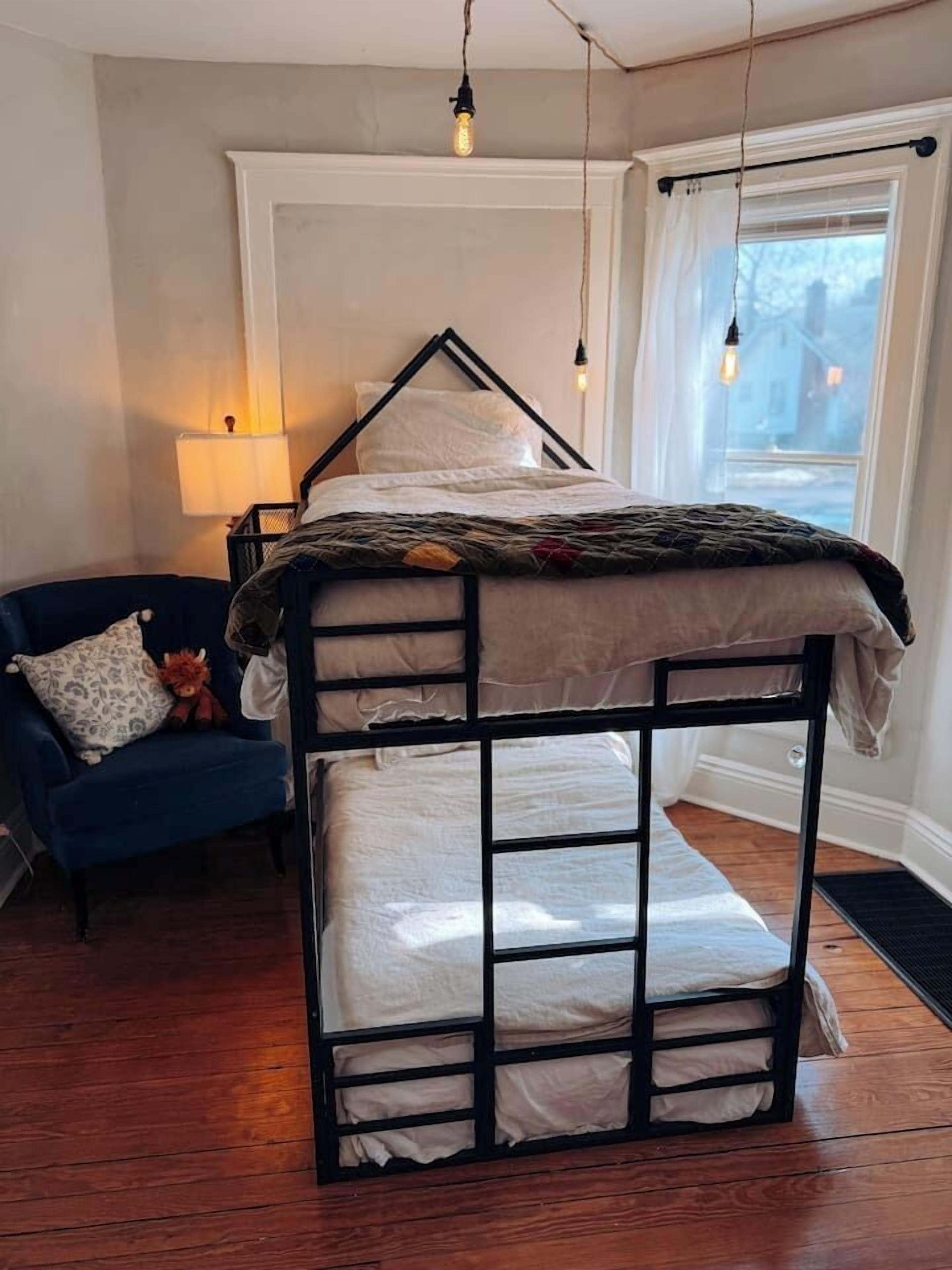 Una scrivania, ferro/asse da stiro, Wi-Fi, lenzuola