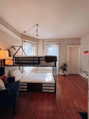 Uklassifisert bilde, 2 av 36, knapp