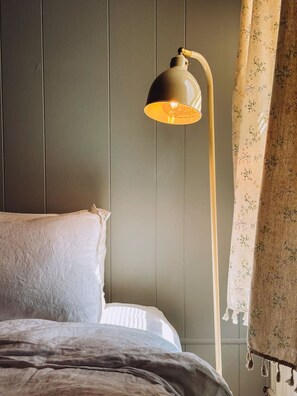 3 bedrooms, desk, iron/ironing board, WiFi