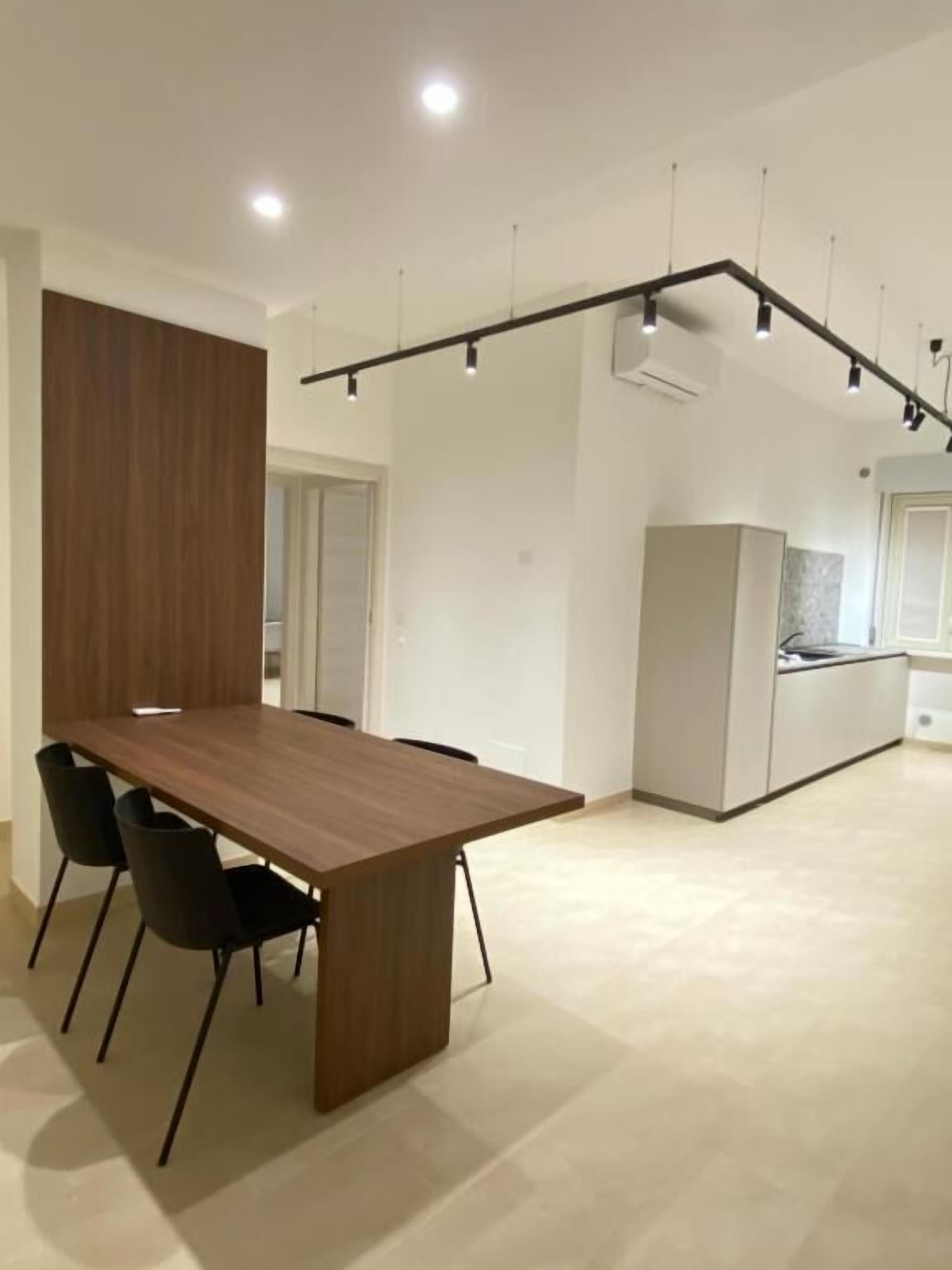 华丽公寓, 阳台, 城市景观 | 用餐