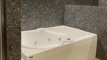 Suite, Balcony, City View | Bathroom