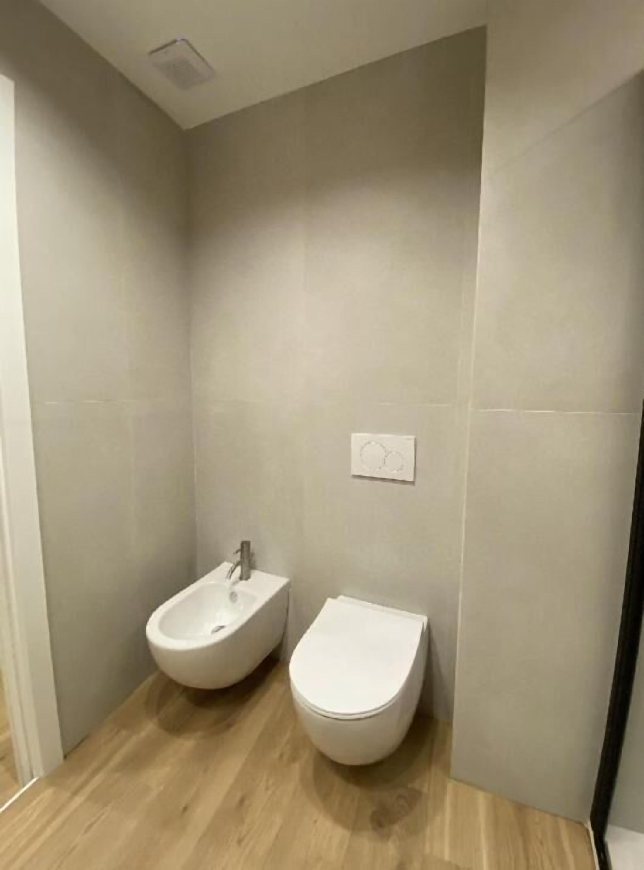 Kahden hengen huone, parveke, kaupunkinäköala | Kylpyhuone