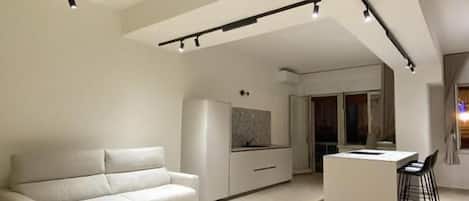 Appartement supérieur, balcon, vue sur la ville | Aire de séjour