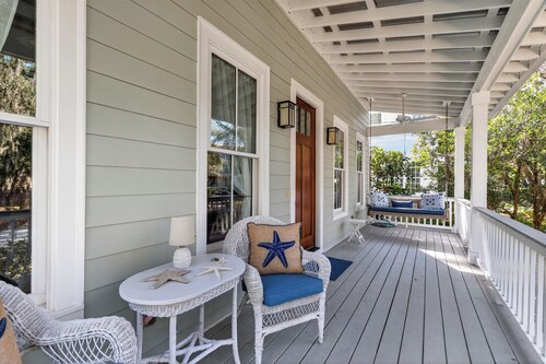 4 bedroom 2.5 bath house in the heart of the Pier/Village area