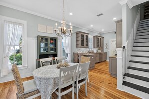 Dining - 4 bedroom 2.5 bath house in the heart of the Pier/Village area (Saint Simons Island)