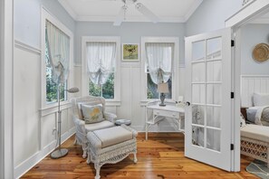 Interior - 4 bedroom 2.5 bath house in the heart of the Pier/Village area (Saint Simons Island)