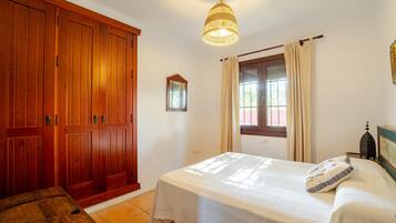 5 Schlafzimmer, Bügeleisen/Bügelbrett, WLAN, Bettwäsche