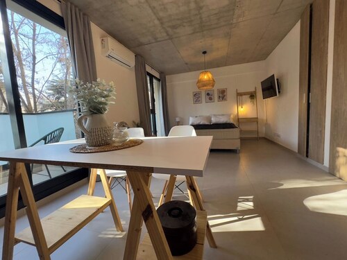 Modern Luxury: Industrial design & comfy all year