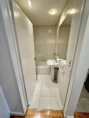 Shower, hair dryer, towels - Parque Las Heras: Jewel between Palermo & Recoleta (Buenos Aires)