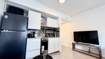 Refrigerador, microondas, horno, placa de cocina