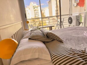 1 bedroom, desk, iron/ironing board, WiFi - Palermo Soho getaway. Pool,  sauna and workspace (Buenos Aires)