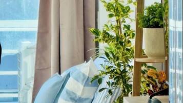 1 habitación, tabla de planchar con plancha, wifi y ropa de cama