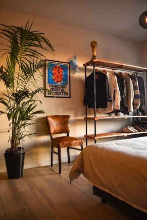 1 bedroom, iron/ironing board, WiFi, bed sheets - Bohemian Sunset Apartment close to Movistar Arena (Villa Crespo)
