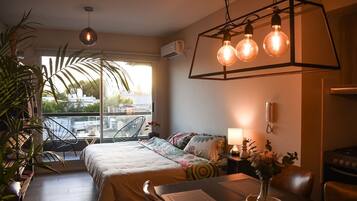 1 habitación, tabla de planchar con plancha, wifi y ropa de cama