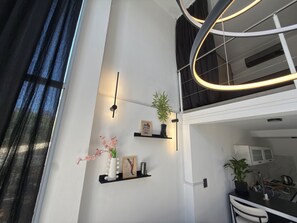 1 habitación, tabla de planchar con plancha, wifi gratis y ropa de cama 