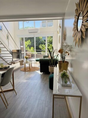 Imagen sin descripción, 5 de 49, botón