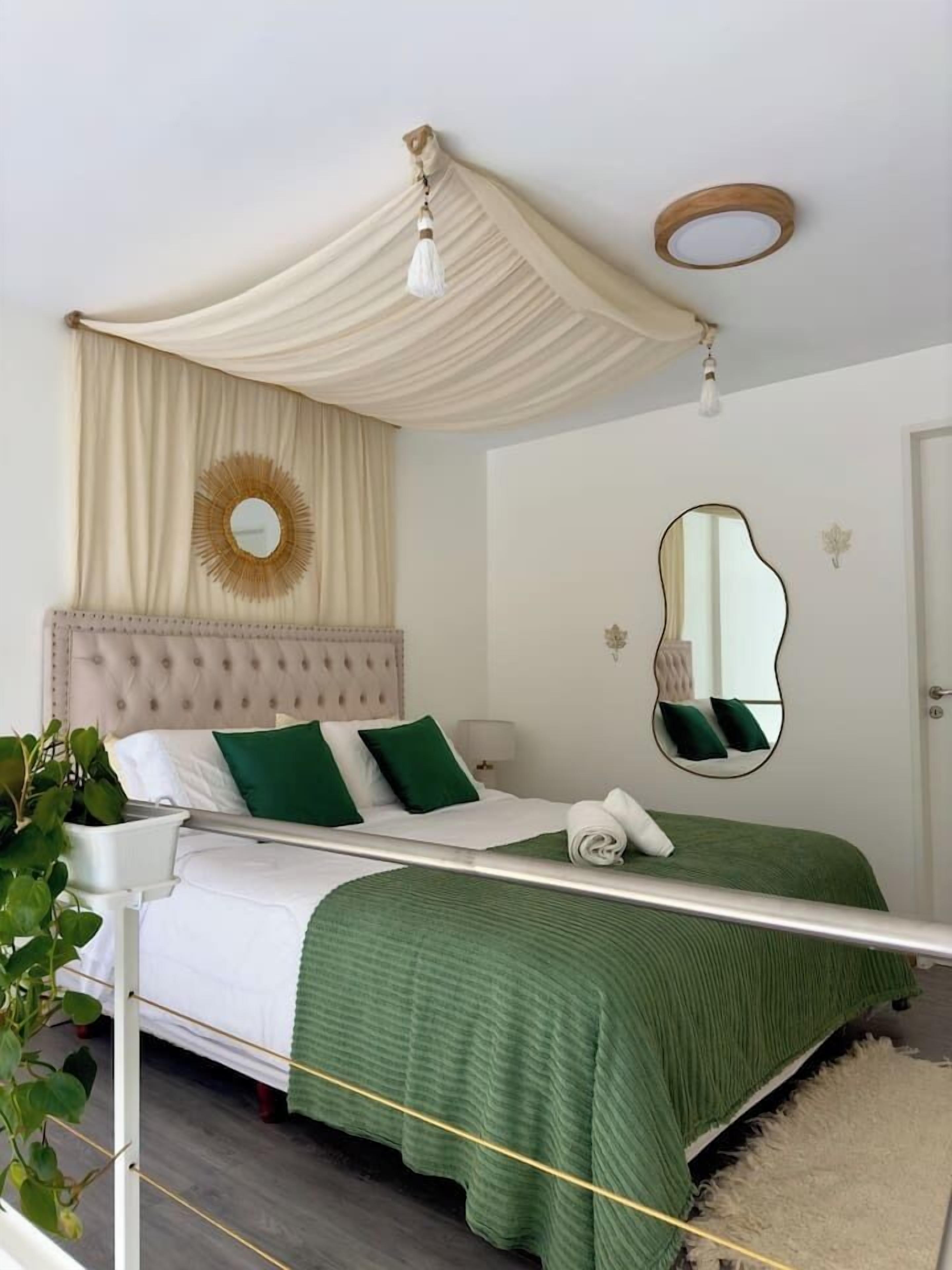 1 habitación, tabla de planchar con plancha, wifi y ropa de cama 