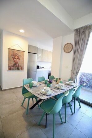 Dining - Luxury 2BR Apt at Elysia Park S6 with Pools, Gym & Spa - Center Paphos (Pafos)