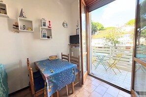 Dining - CV019 – Cervia, one-bedroom apartment with balcony and parking space (Cervia)