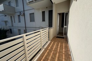 Exterior detail - CV019 – Cervia, one-bedroom apartment with balcony and parking space (Cervia)