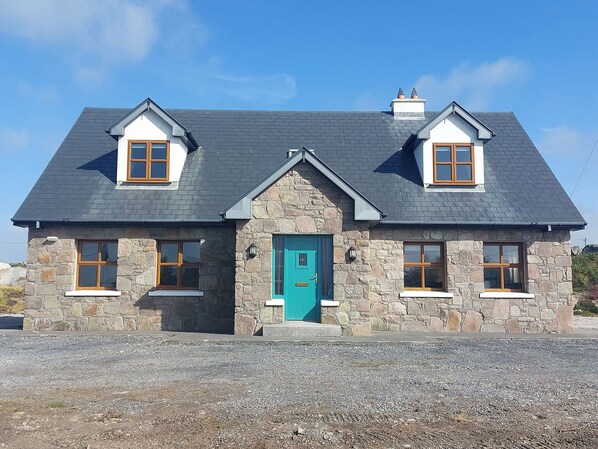 Exterior - TIGH MARIE, family friendly in Lettermullen, County Galway (Unknown)