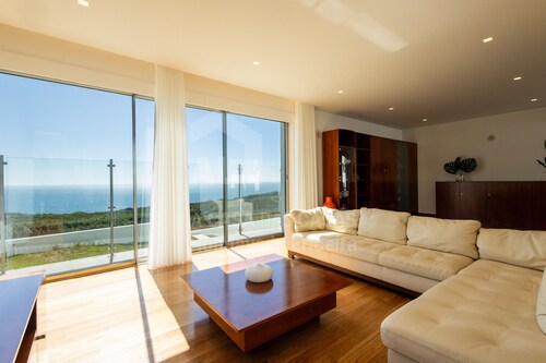 Villa das Palmeiras by Acasadascasas