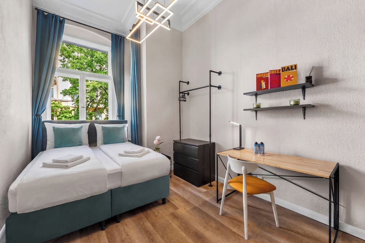 Standard-Studio, 1 King-Bett | Schreibtisch, laptopgeeigneter Arbeitsplatz, Bügeleisen/Bügelbrett