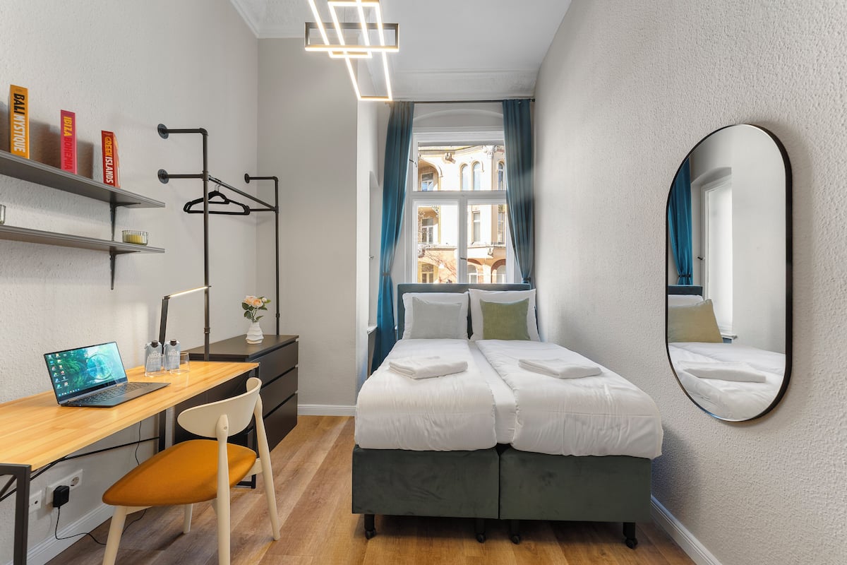 Standard Studio, 1 Queen Bed