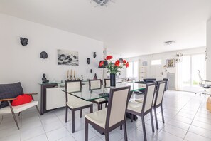 Dining - Holiday Home "Villa Océane" near La Galiote Beach (Saint-Pierre-d'Oléron)