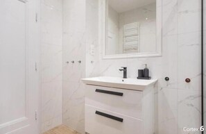 Bathroom - Malila Apartments Dunin Wąsowicza 4 (Kraków)