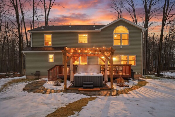 Terrace/patio - Elegant Pocono Home with Hot Tub (Pocono Lake)