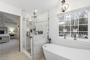 Shower, towels - Elegant Pocono Home with Hot Tub (Pocono Lake)